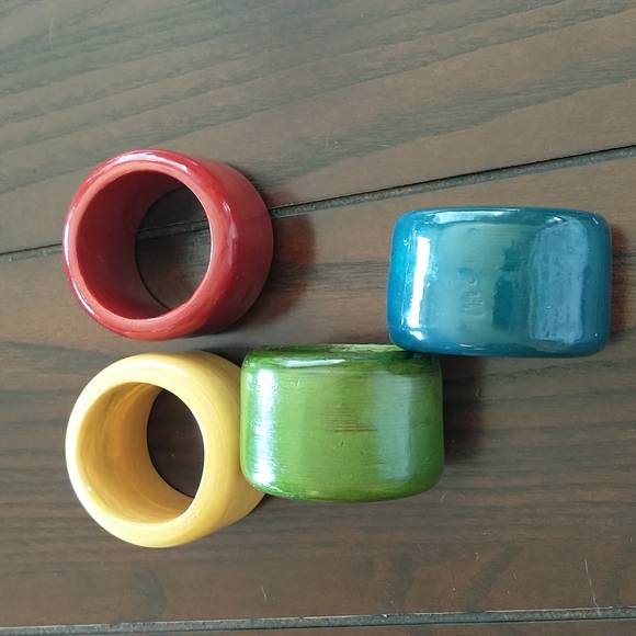 Pier 1 wooden napkin rings, set of 4, perfect condition - Picture 3 of 3